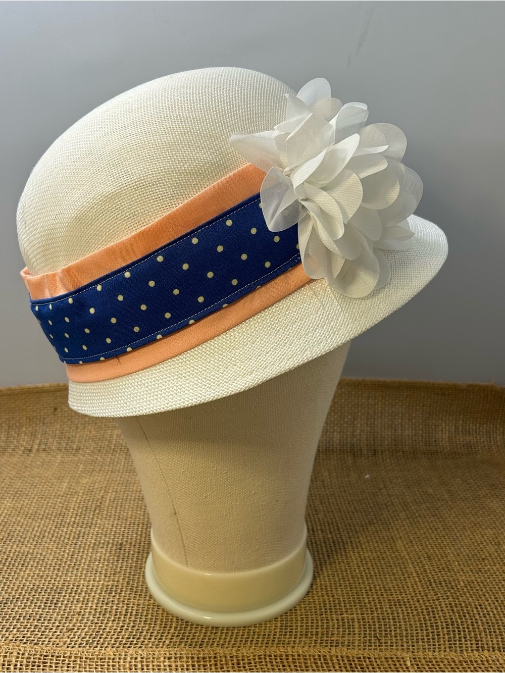Angela And William White Linen Bucket Derby Hat Costume Roaring 20's Flapper